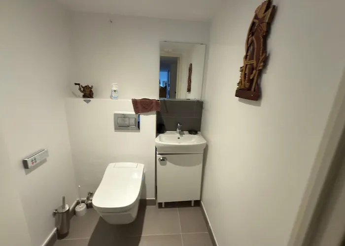 Apartment T3 Neuf-plage 3mn Parking Prive Antibes